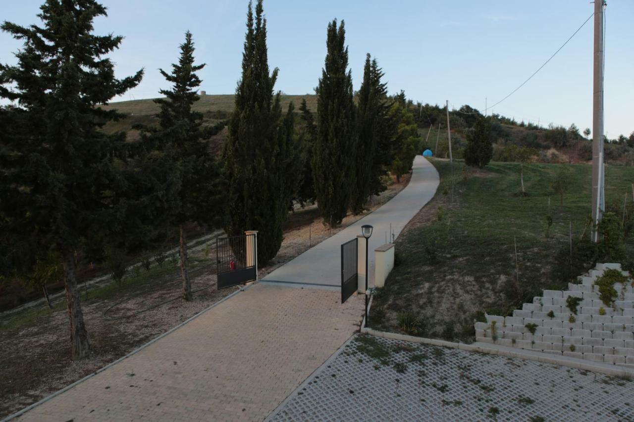 Agriturismo Terra Dei Falchi Castilenti Luaran gambar