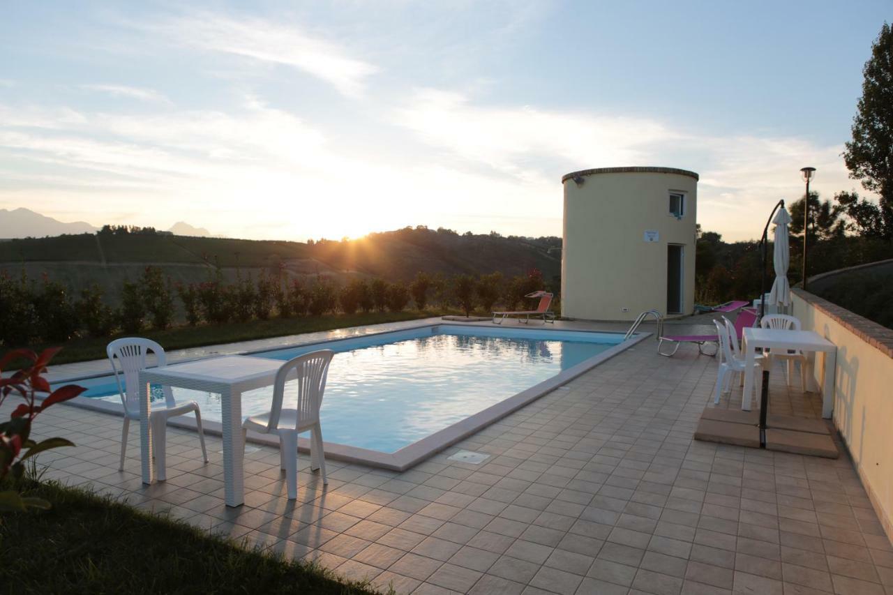 Agriturismo Terra Dei Falchi Castilenti Luaran gambar
