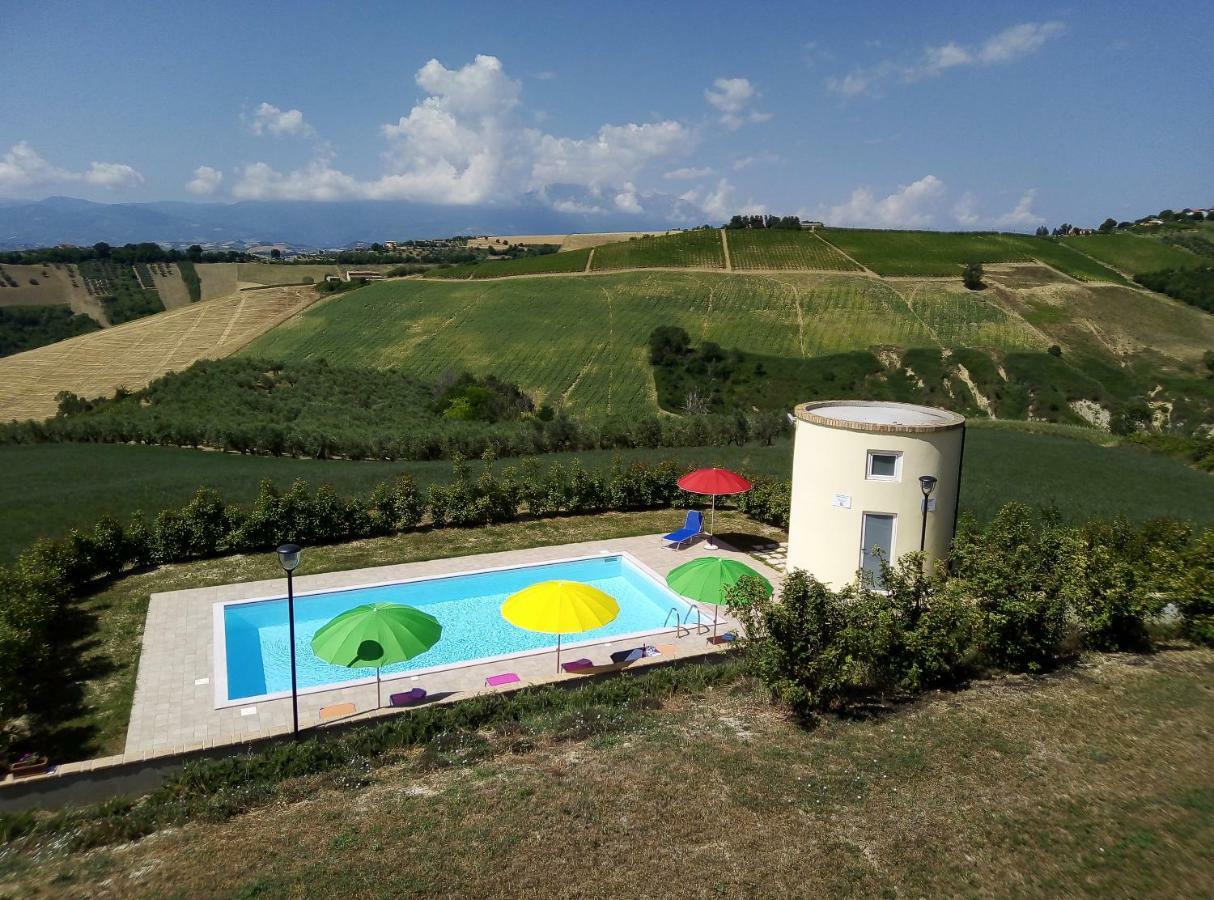 Agriturismo Terra Dei Falchi Castilenti Luaran gambar
